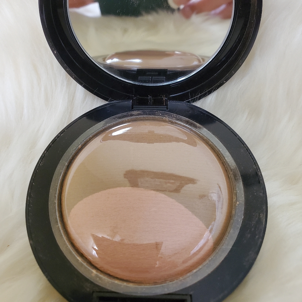 Estee Lauder Perfectionist Set + Highlight Powder Duo - Picture 4 of 5